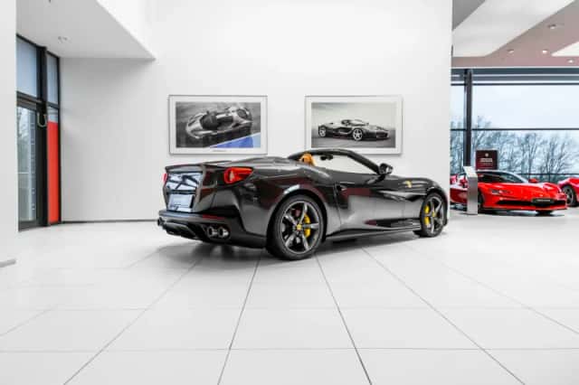 Ferrari Portofino (2018) thumbnail 3
