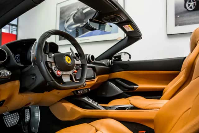 Ferrari Portofino (2018) thumbnail 4