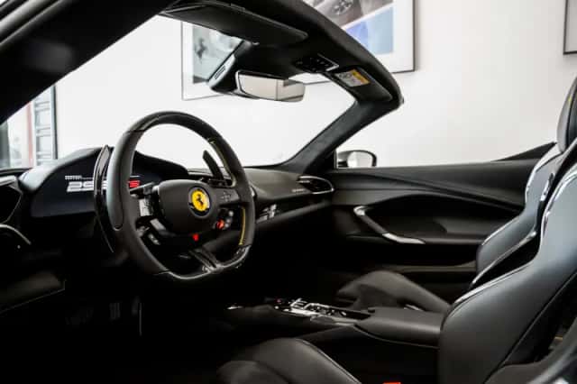Ferrari 296 GTS (2024) thumbnail 4