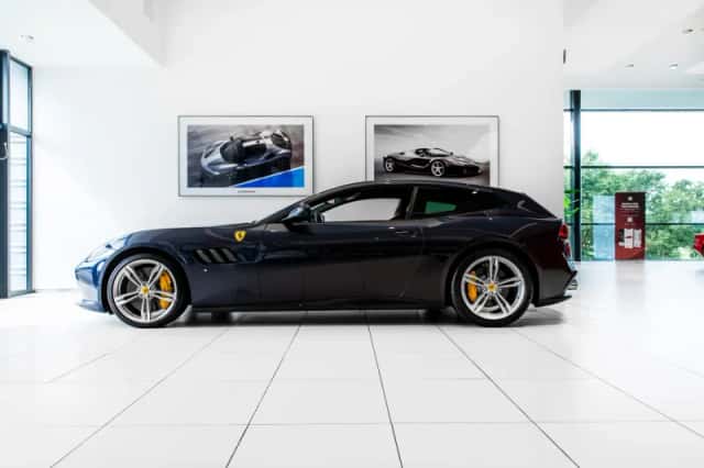 Ferrari GTC4Lusso (2021) thumbnail 1