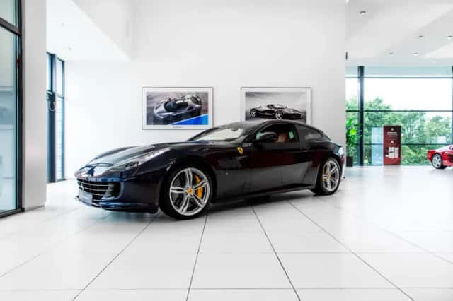 Ferrari GTC4Lusso (2021) thumbnail 2