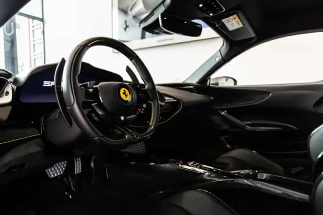 Ferrari SF90 Stradale (2022) thumbnail 4