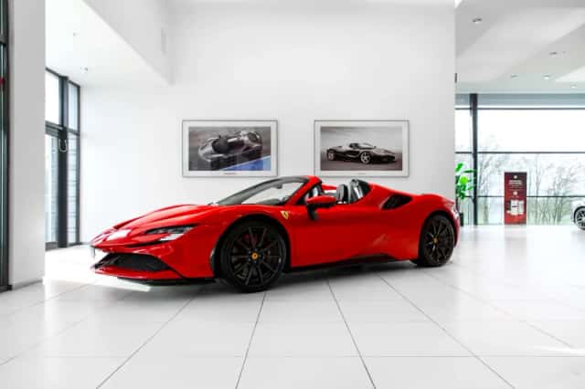 Ferrari SF90 Spider (2023) thumbnail 2