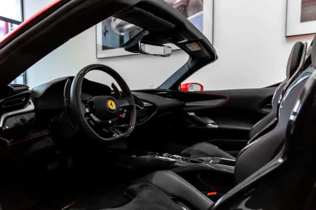 Ferrari SF90 Spider (2023) thumbnail 4