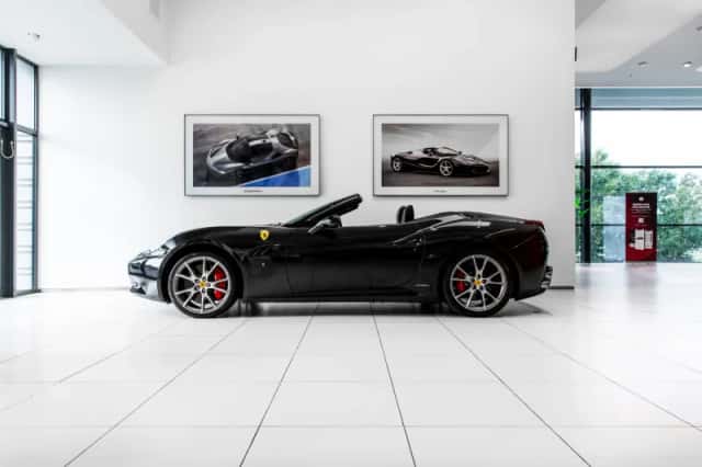 Ferrari California (2012) thumbnail 1