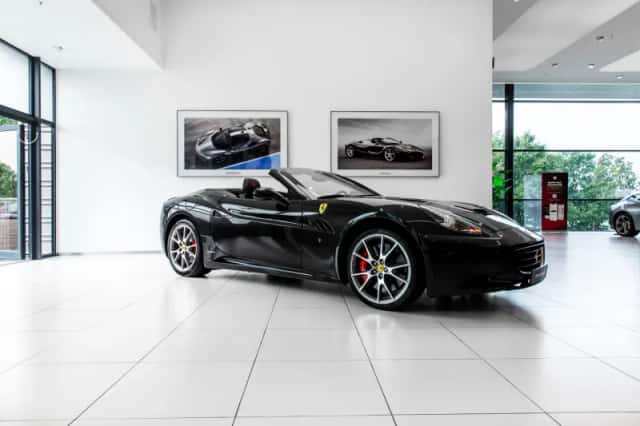 Ferrari California (2012) thumbnail 1
