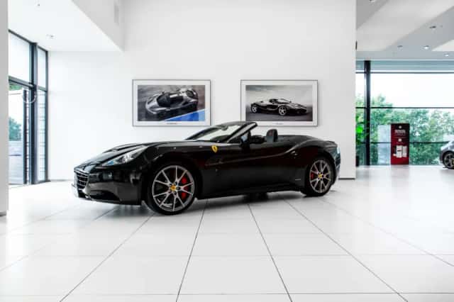 Ferrari California (2012) thumbnail 2