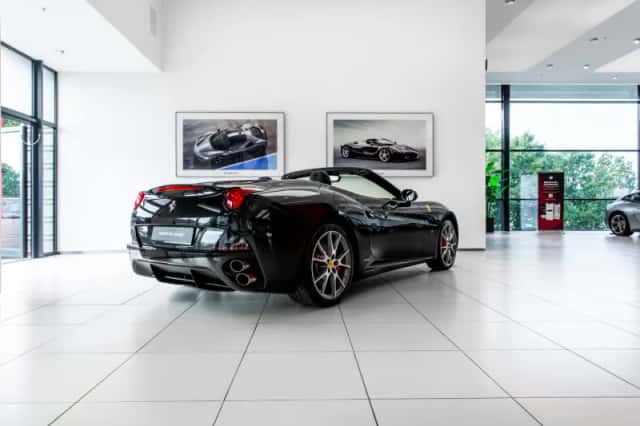 Ferrari California (2012) thumbnail 3