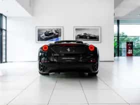 Ferrari California (2012) thumbnail 26