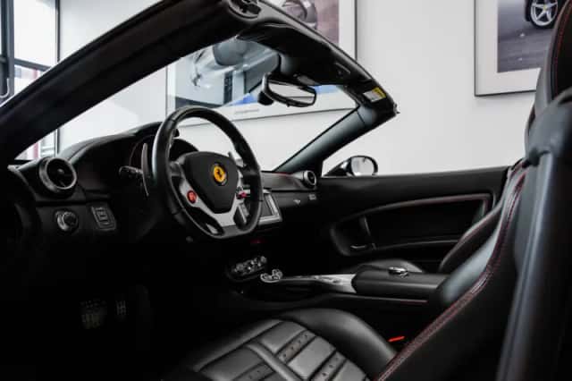Ferrari California (2012) thumbnail 4