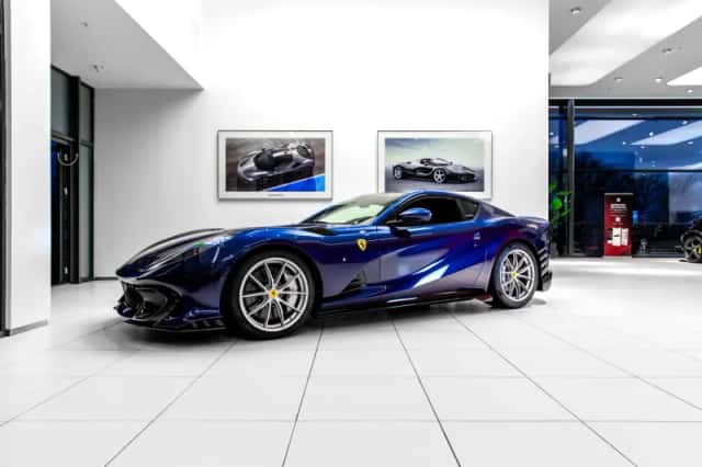 Ferrari 812 Competizione (2022) thumbnail 2