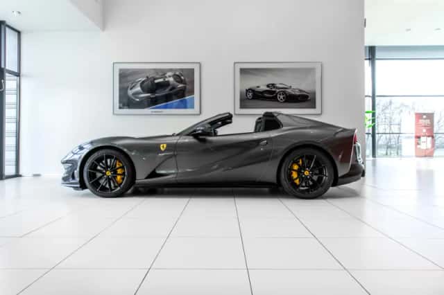 Ferrari 812 GTS (2023) thumbnail 1