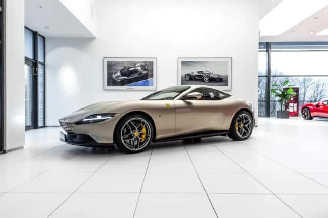 Ferrari Roma (2021) thumbnail 2