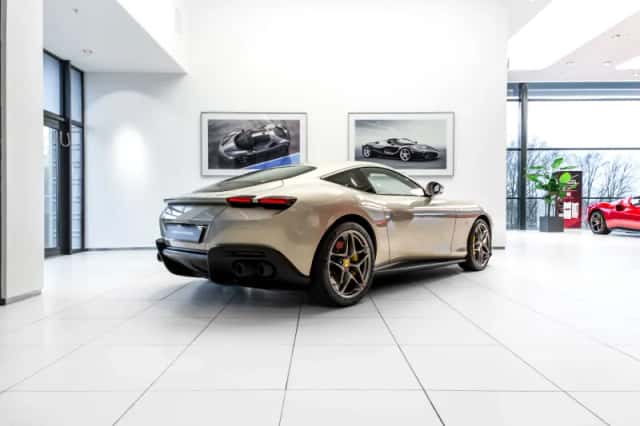 Ferrari Roma (2021) thumbnail 3