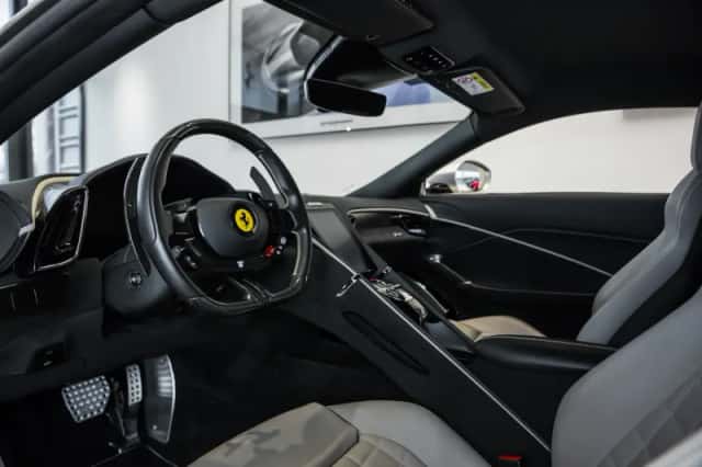 Ferrari Roma (2021) thumbnail 4