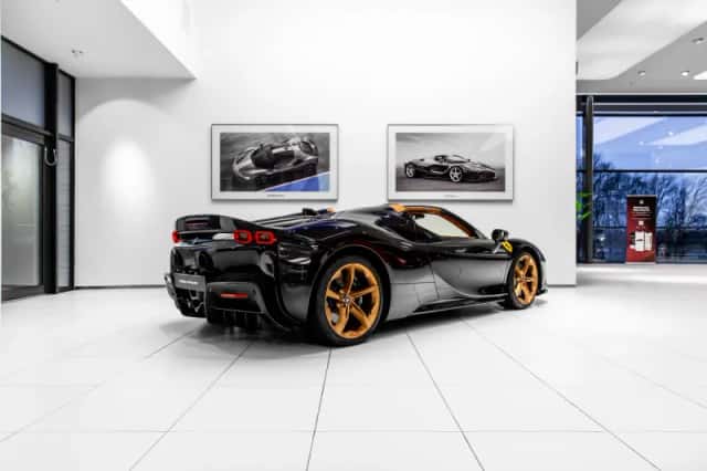 Ferrari SF90 Spider (2025) thumbnail 3