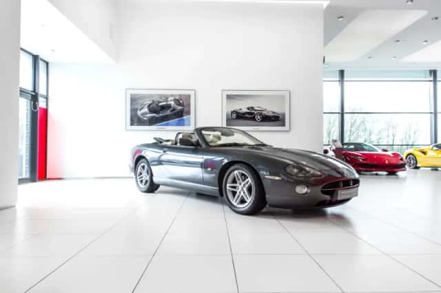 Jaguar XK8 (2005) thumbnail 1
