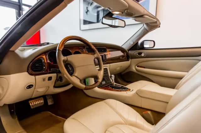 Jaguar XK8 (2005) thumbnail 5