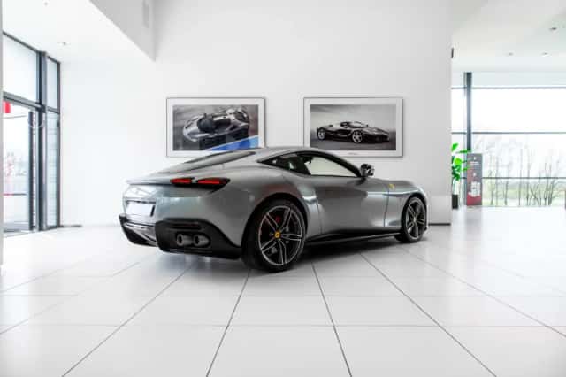 Ferrari Roma (2021) thumbnail 3