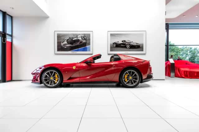Ferrari 812 GTS (2021) thumbnail 1
