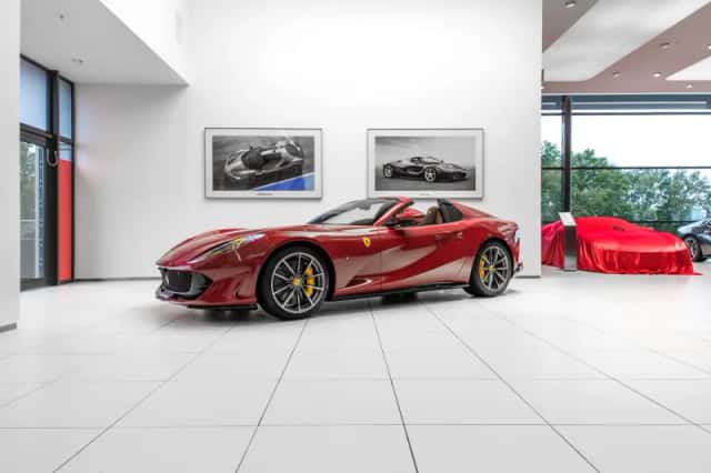 Ferrari 812 GTS (2021) thumbnail 2