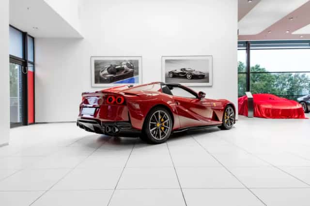 Ferrari 812 GTS (2021) thumbnail 3