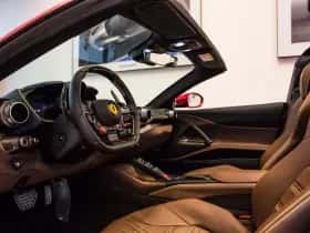 Ferrari 812 GTS (2021) thumbnail 4