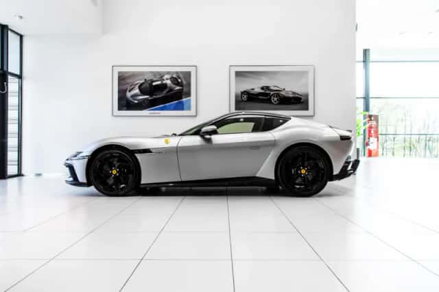 Ferrari 12 Cilindri (2025) thumbnail 1