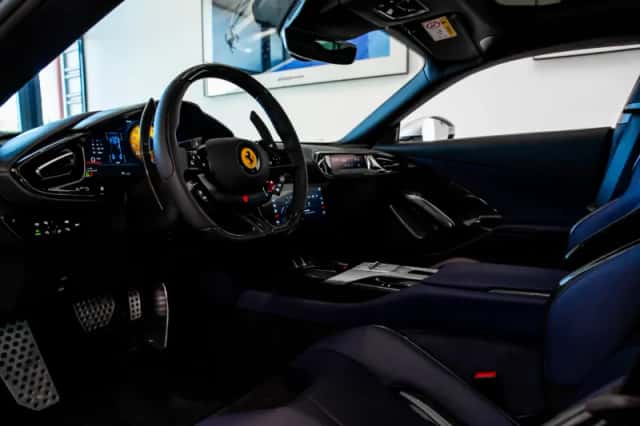 Ferrari 12 Cilindri (2025) thumbnail 5
