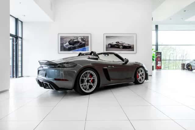 Porsche 718 Spyder (2023) thumbnail 3