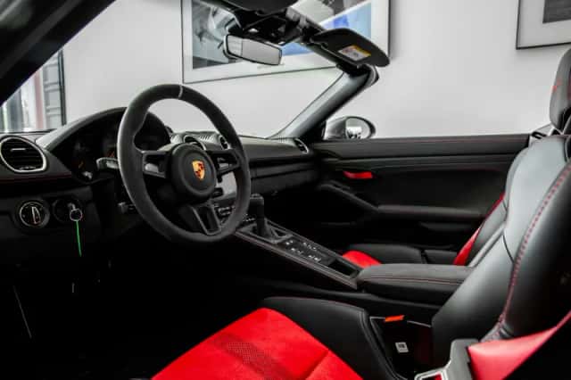 Porsche 718 Spyder (2023) thumbnail 4