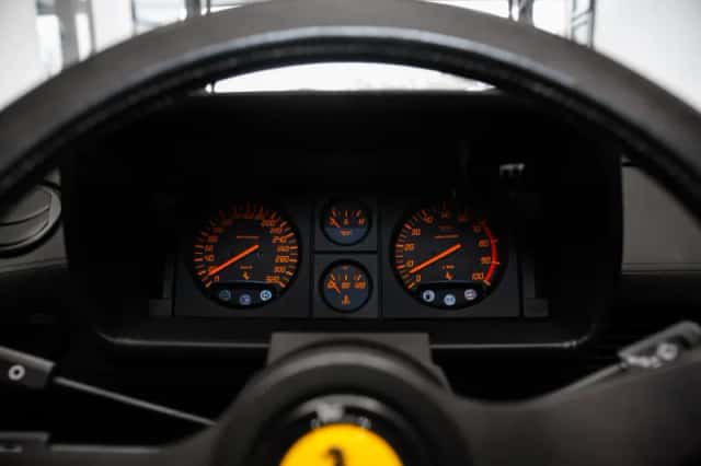 Ferrari Testarossa (1991) thumbnail 6