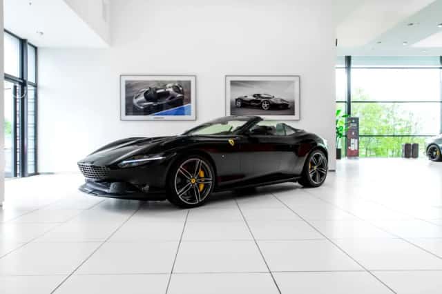 Ferrari Roma Spider (2025) thumbnail 2