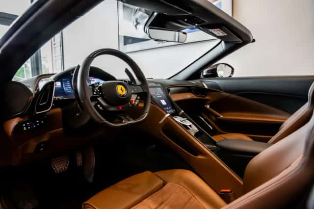 Ferrari Roma Spider (2025) thumbnail 4