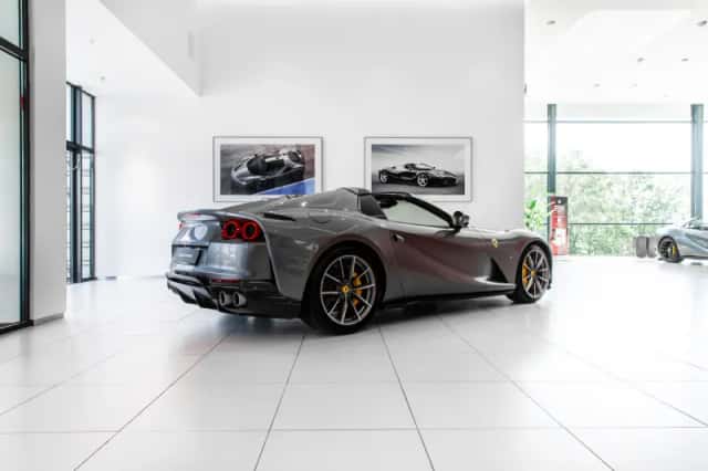 Ferrari 812 GTS (2020) thumbnail 3