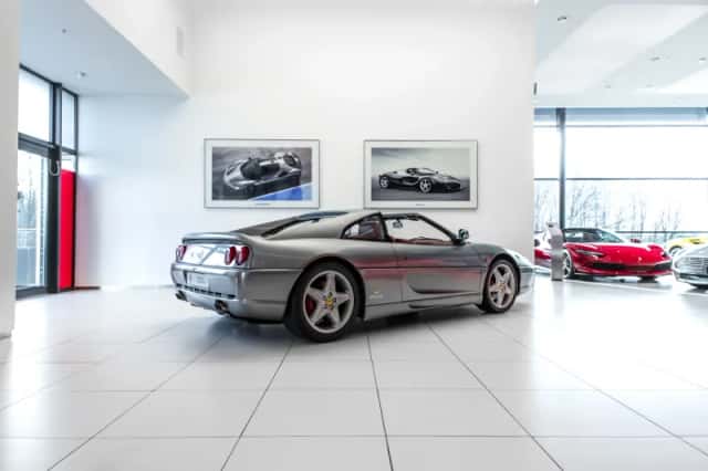 Ferrari F355 (1998) thumbnail 3