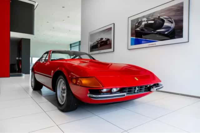 Ferrari 365 (1971) thumbnail 1
