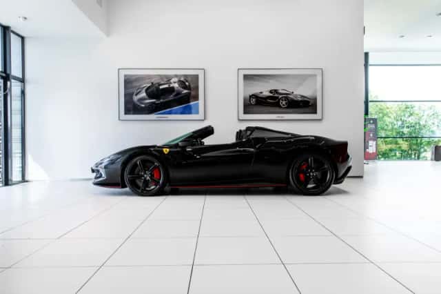 Ferrari 296 GTS (2025) thumbnail 2