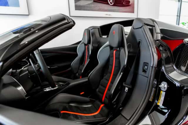 Ferrari 296 GTS (2025) thumbnail 6