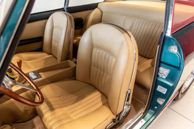Ferrari 330 GT (1966) thumbnail 5