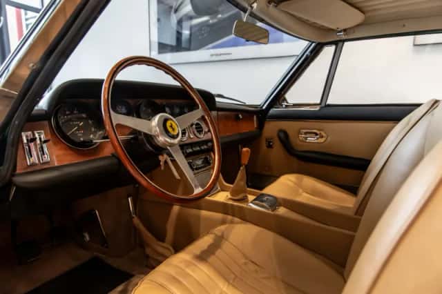 Ferrari 330 GT (1966) thumbnail 6