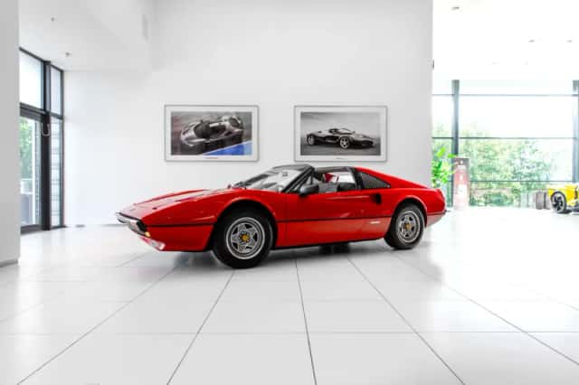 Ferrari 308 (1982) thumbnail 2