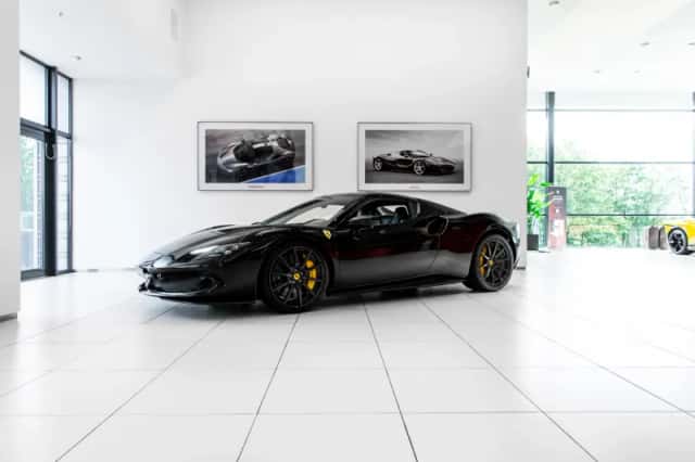 Ferrari 296 GTB (2024) thumbnail 3