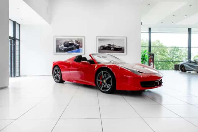 Ferrari 458 (2013) thumbnail 1