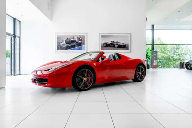 Ferrari 458 (2013) thumbnail 3