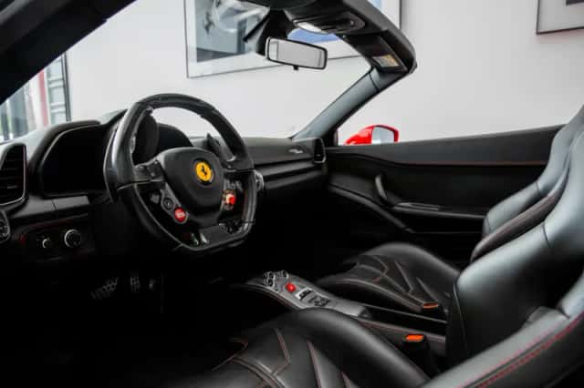 Ferrari 458 (2013) thumbnail 5