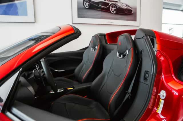 Ferrari 296 GTS (2023) thumbnail 6