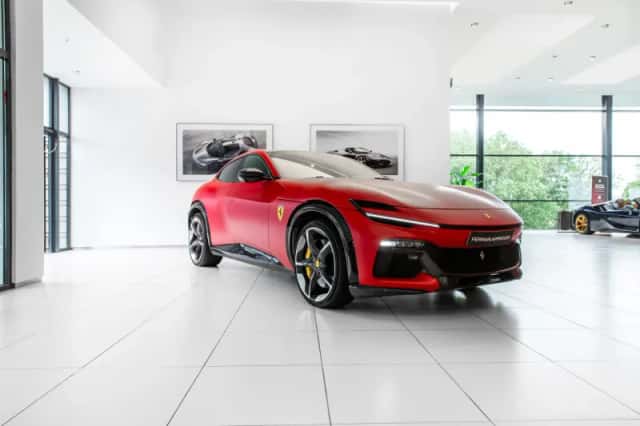Ferrari Purosangue (2024) thumbnail 1