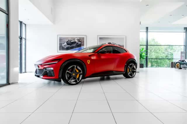 Ferrari Purosangue (2024) thumbnail 3