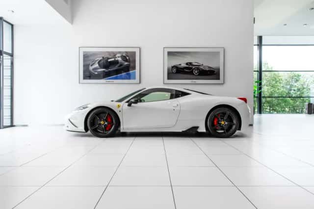 Ferrari 458 (2014) thumbnail 2